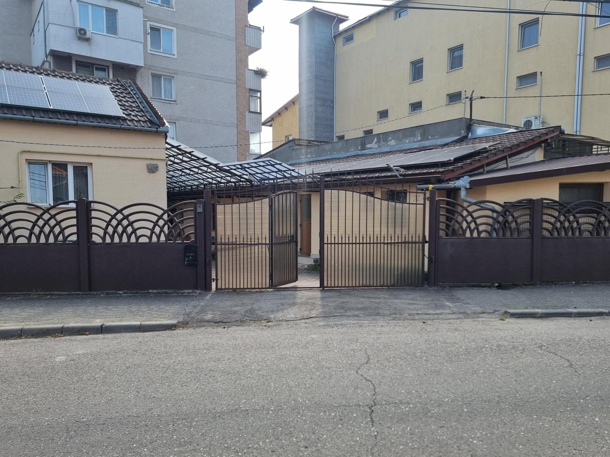 La Bebe 1 Bed Hotel Hunedoara Exterior foto